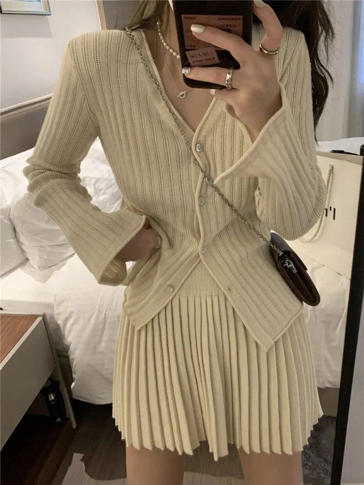 Aiertu New Fashion Casual Single Breasted Knitted Two Piece Set Women Sweater Cardigan Coat   Pleats Skirt Sets Vintage 2 Piece Suits