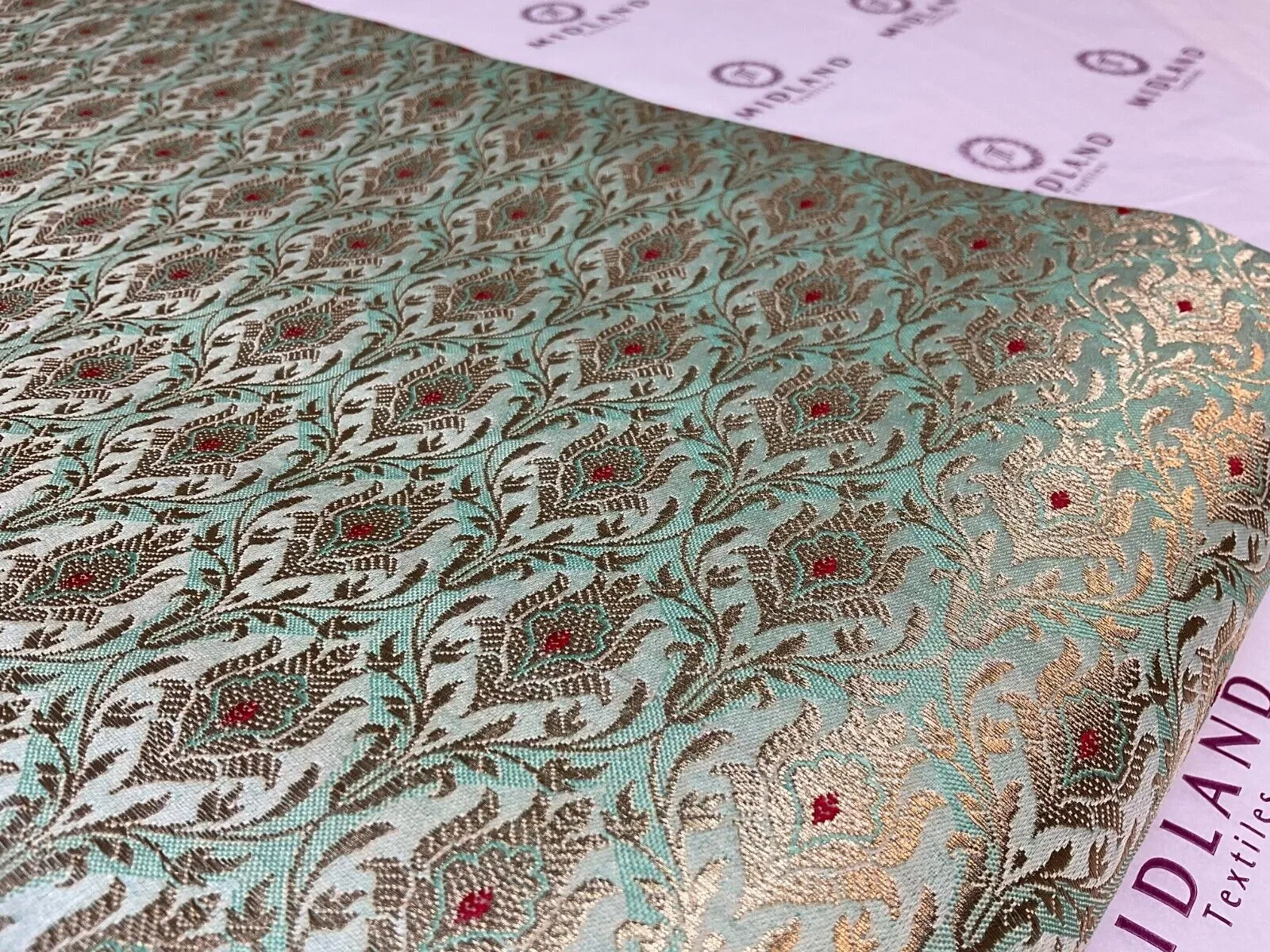 Indian Floral wedding Banarsi Brocade Fabric 114cm wide M1775