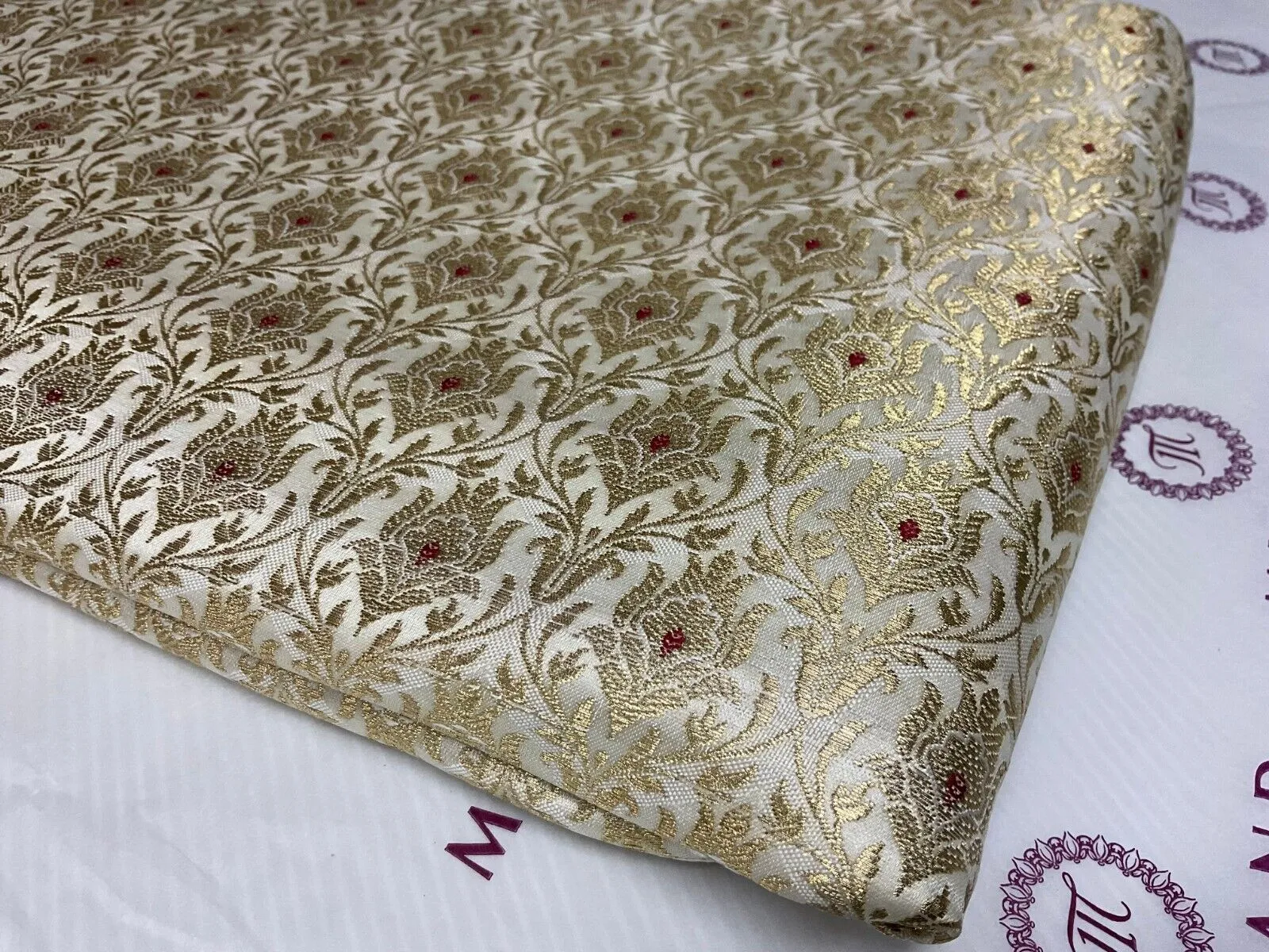 Indian Floral wedding Banarsi Brocade Fabric 114cm wide M1775